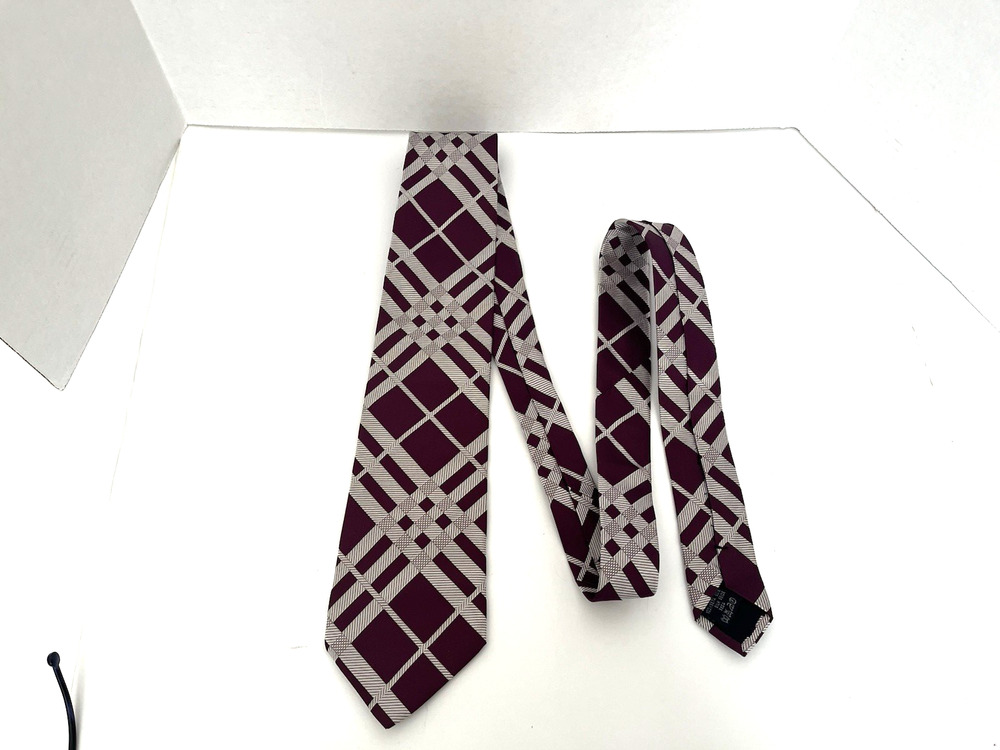 Burberry Men’s Tie ( Maroon )